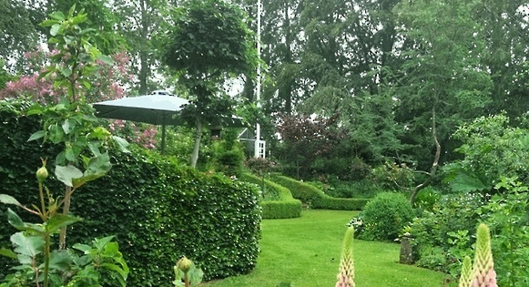 Gardens in Beautiful Surroundings with Rooms, Greenhouses, an Orchard, a Pond, and a Forest